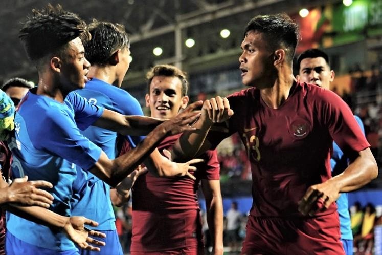 Tinh huong xo xat trong tran U22 Indonesia va U22 Singapore hinh anh