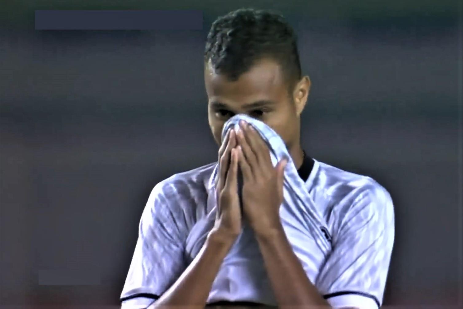 Cau thu Timor-Leste da phan luoi, mo ty so som cho U22 Malaysia hinh anh