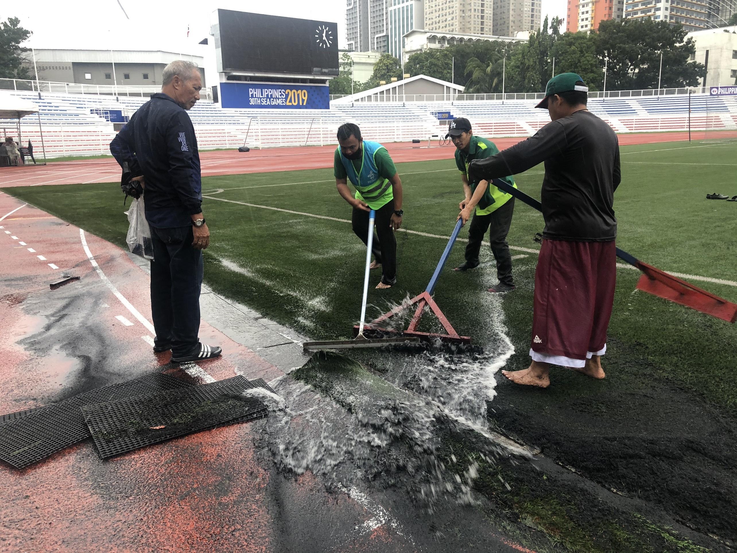 CDV lo lang mua lon anh huong den loi choi cua U22 Viet Nam hinh anh