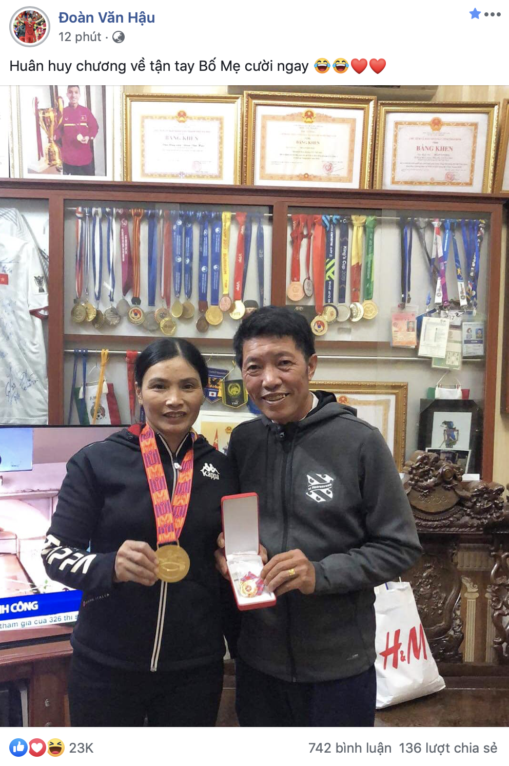 Van Hau thi dau o nuoc ngoai anh 1