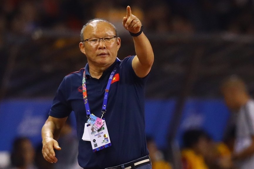 HLV Park noi gian voi trong tai vi de U22 Viet Nam choi thieu nguoi hinh anh