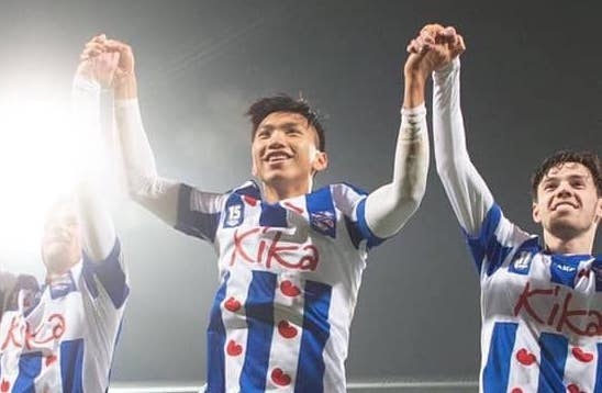Bao Thai an tuong voi man ra mat cua Van Hau tai Heerenveen hinh anh