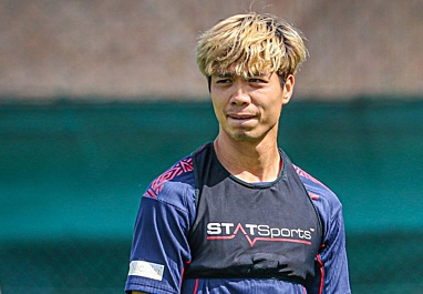 Dong doi o Sint-Truidense chuc Cong Phuong may man hinh anh