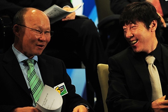HLV Shin Tae-yong: 'Toi coi ong Park nhu mot nguoi thay' hinh anh
