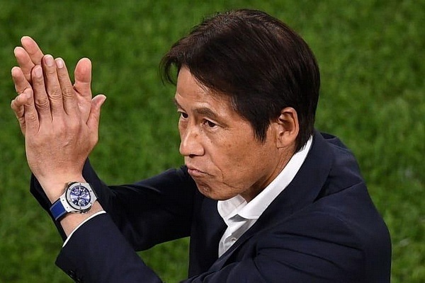 HLV Nishino: 'Hop dong cua toi van chua chinh thuc duoc ky' hinh anh