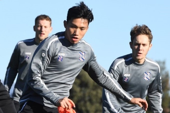 Van Hau tap buoi dau tien cung Heerenveen o Tay Ban Nha hinh anh