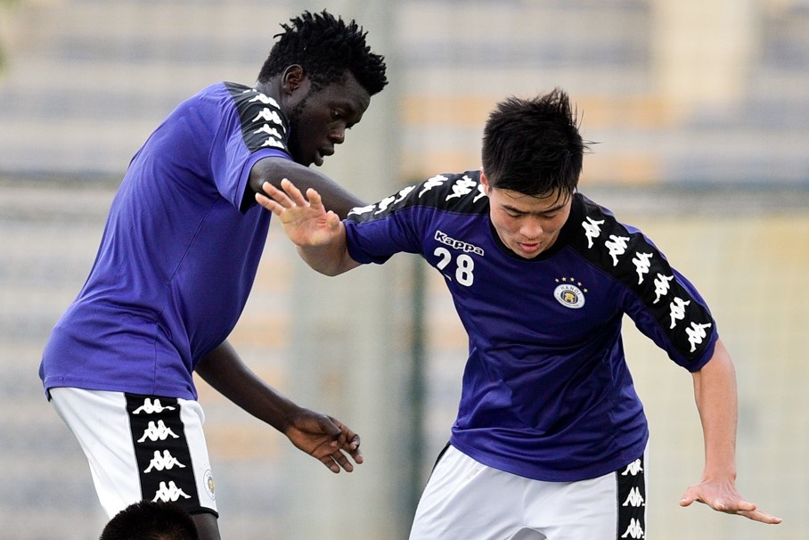 Duy Manh, Hung Dung da chinh trong tran giao huu cua CLB Ha Noi hinh anh