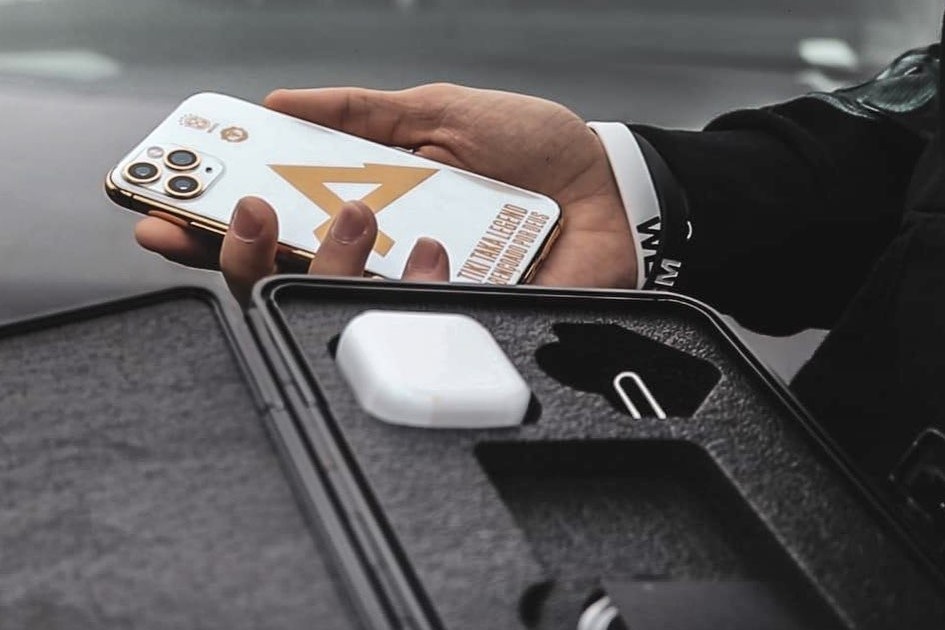 Sao MU khoe dien thoai anh 1