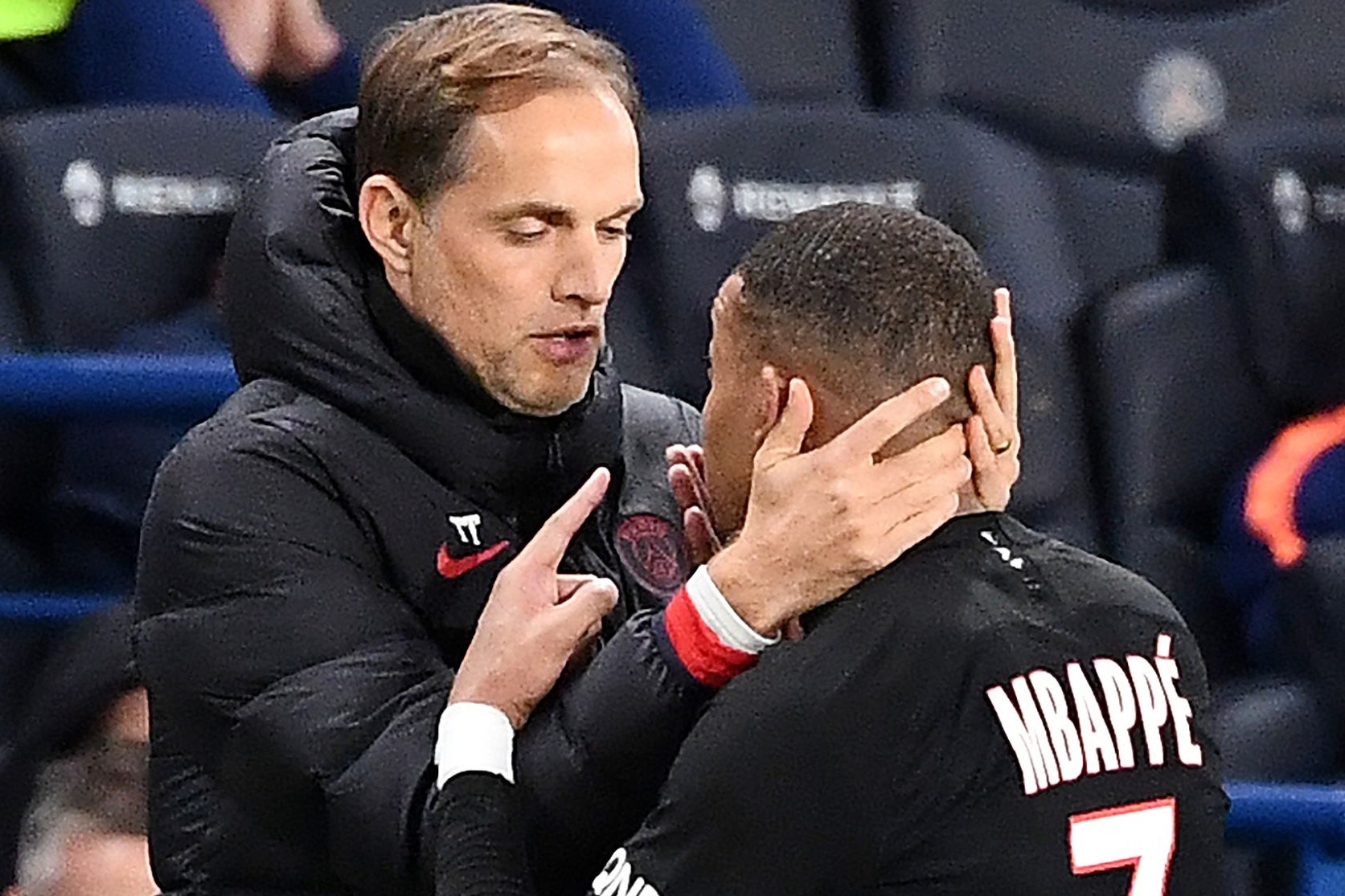 HLV PSG: 'Khong co mau thuan ca nhan giua toi va Mbappe' hinh anh