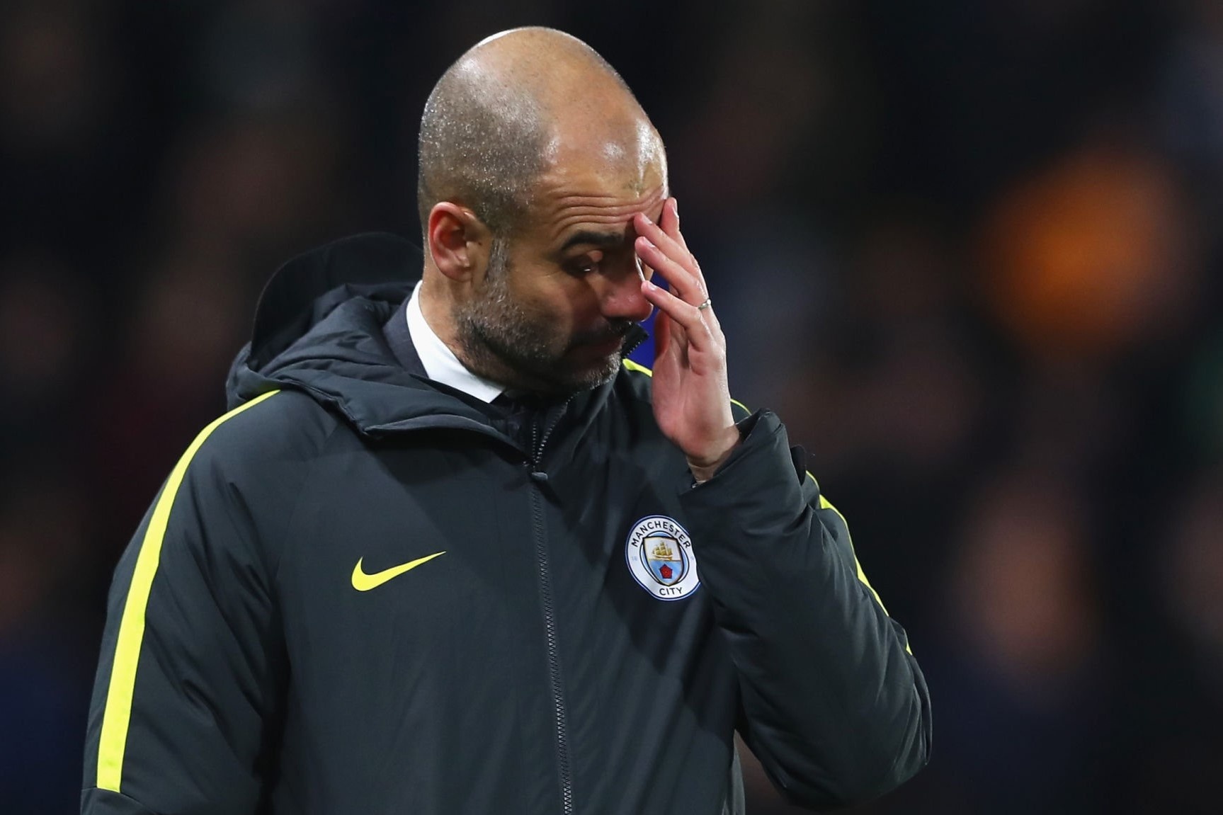 Man City bi cam du C1 anh 4