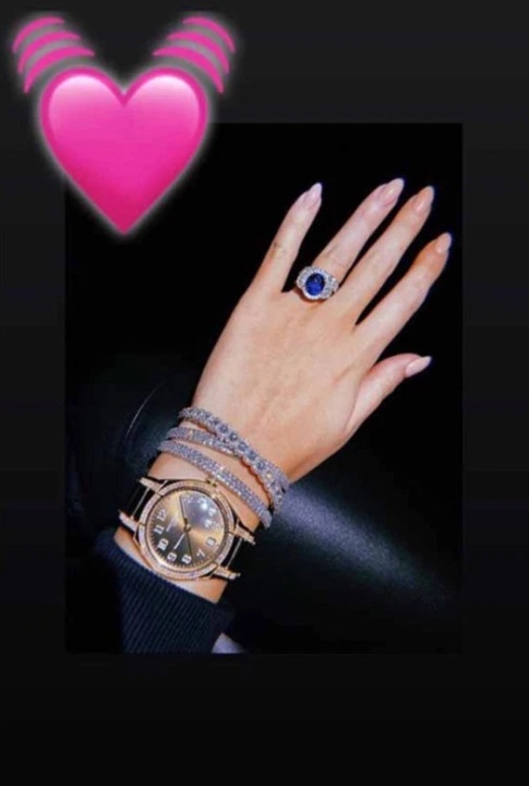 Ban gai Ronaldo anh 1