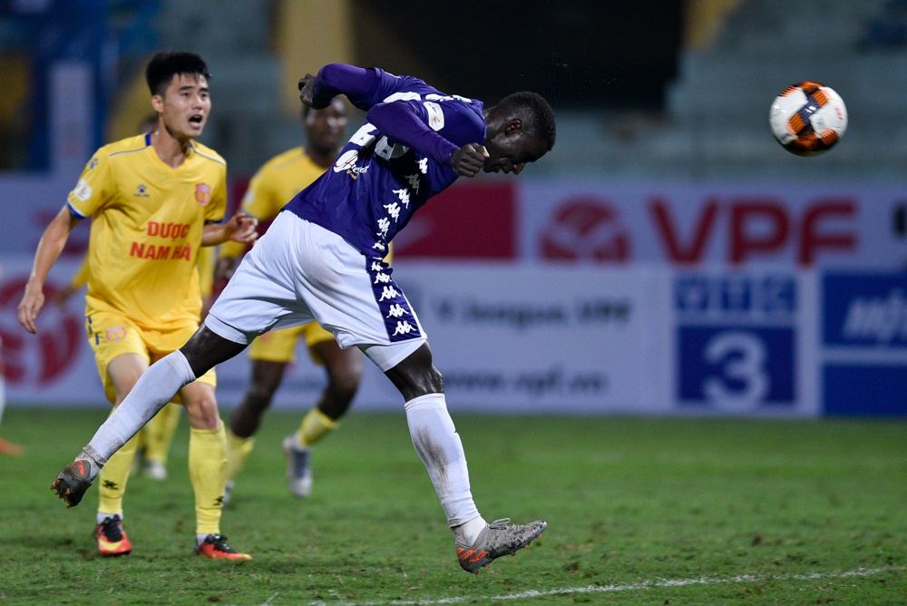 Ha Noi dau voi Nam Dinh anh 4