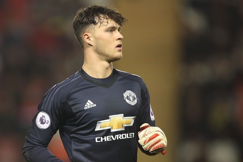 Thu mon MU bi cam thi dau anh 1