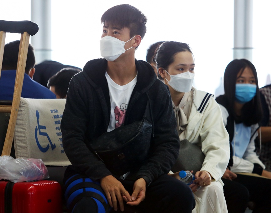 Duy Manh sang Singapore anh 3