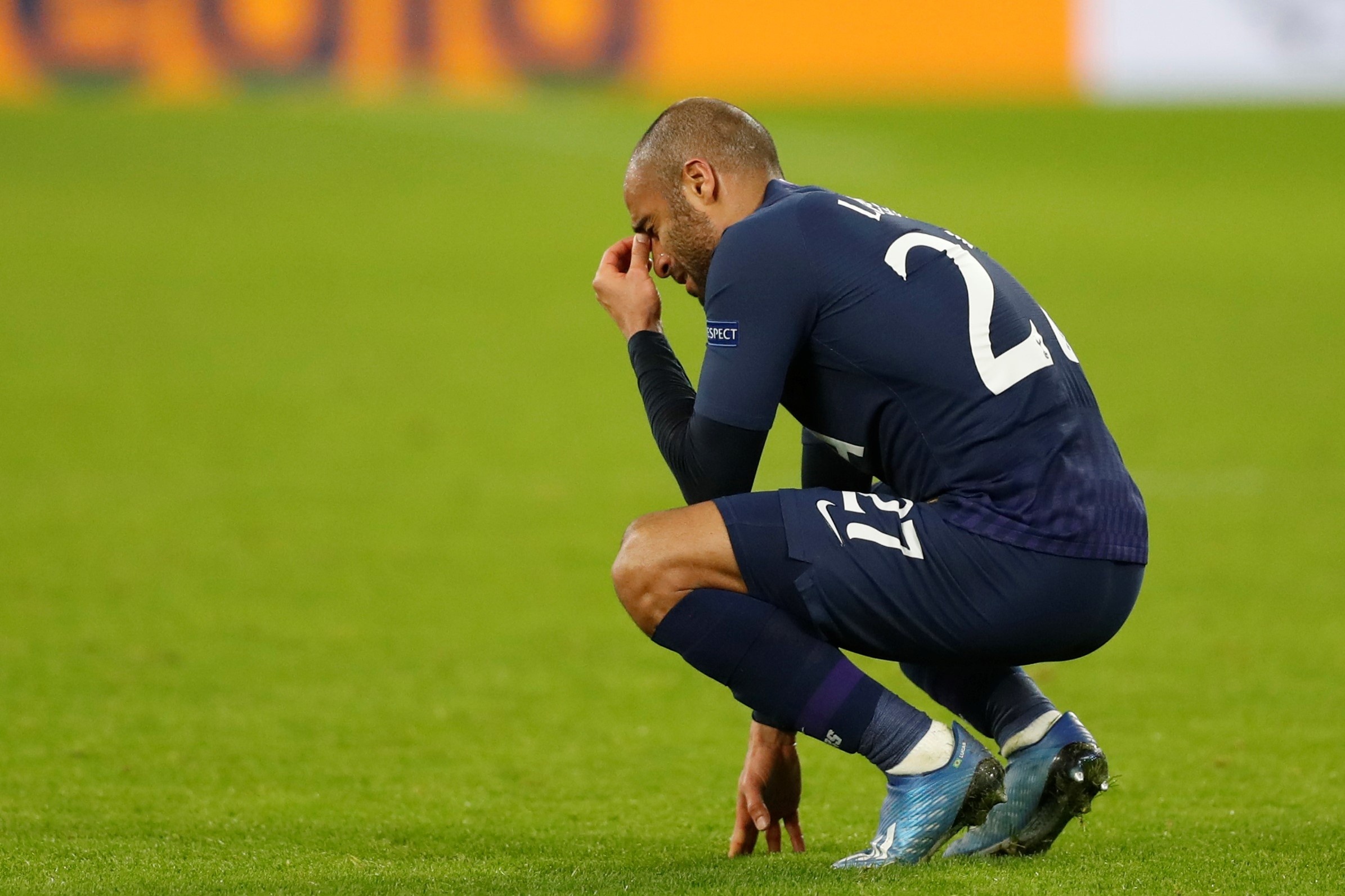 Tottenham bi loai anh 1