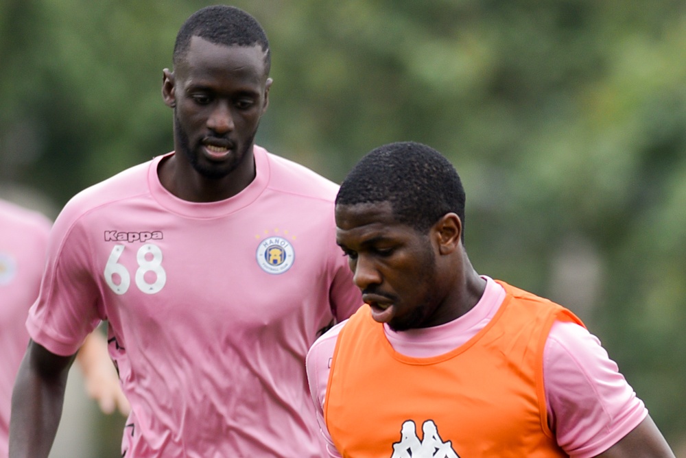 Kebe tro lai CLB Ha Noi, thay Rimario het luot di V.League 2020 hinh anh