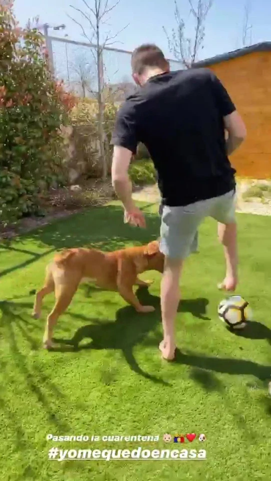 Sao bong da lam gi khi nghi thi dau vi dich Covid-19 anh 3