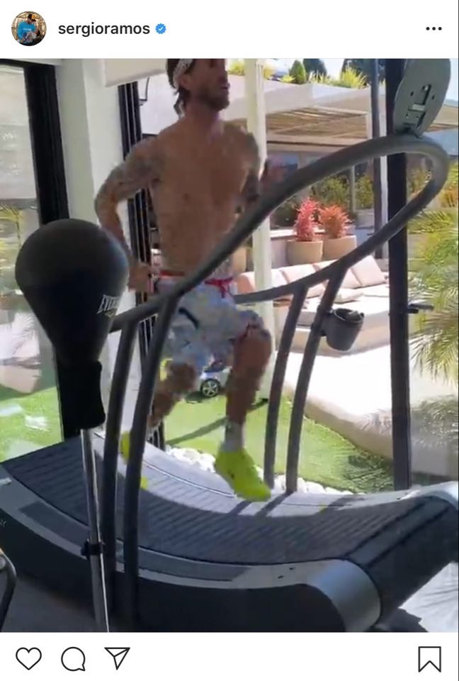 Sao bong da lam gi khi nghi thi dau vi dich Covid-19 anh 2