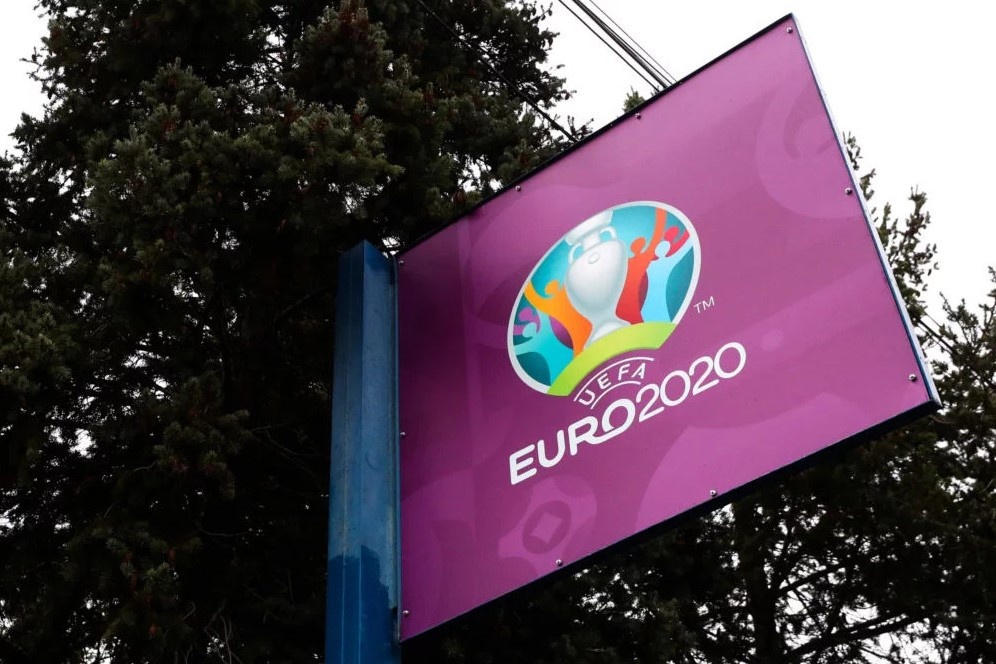 UEFA yeu cau boi thuong de hoan Euro 2020 sang nam 2021 hinh anh