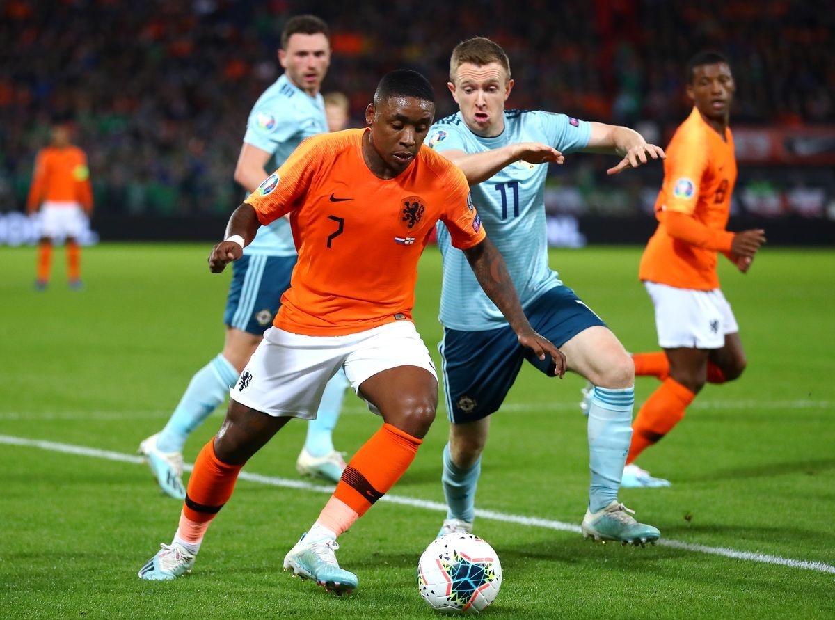 Euro 2020 bi hoan vi Covid-19 anh 5