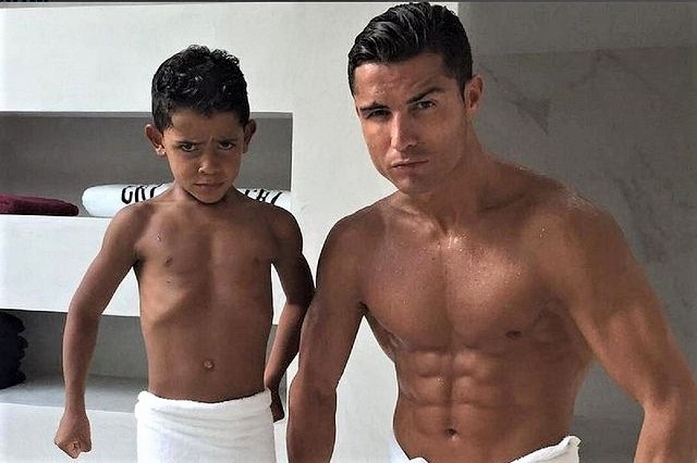 Ronaldo day con rua tay de phong dich hinh anh