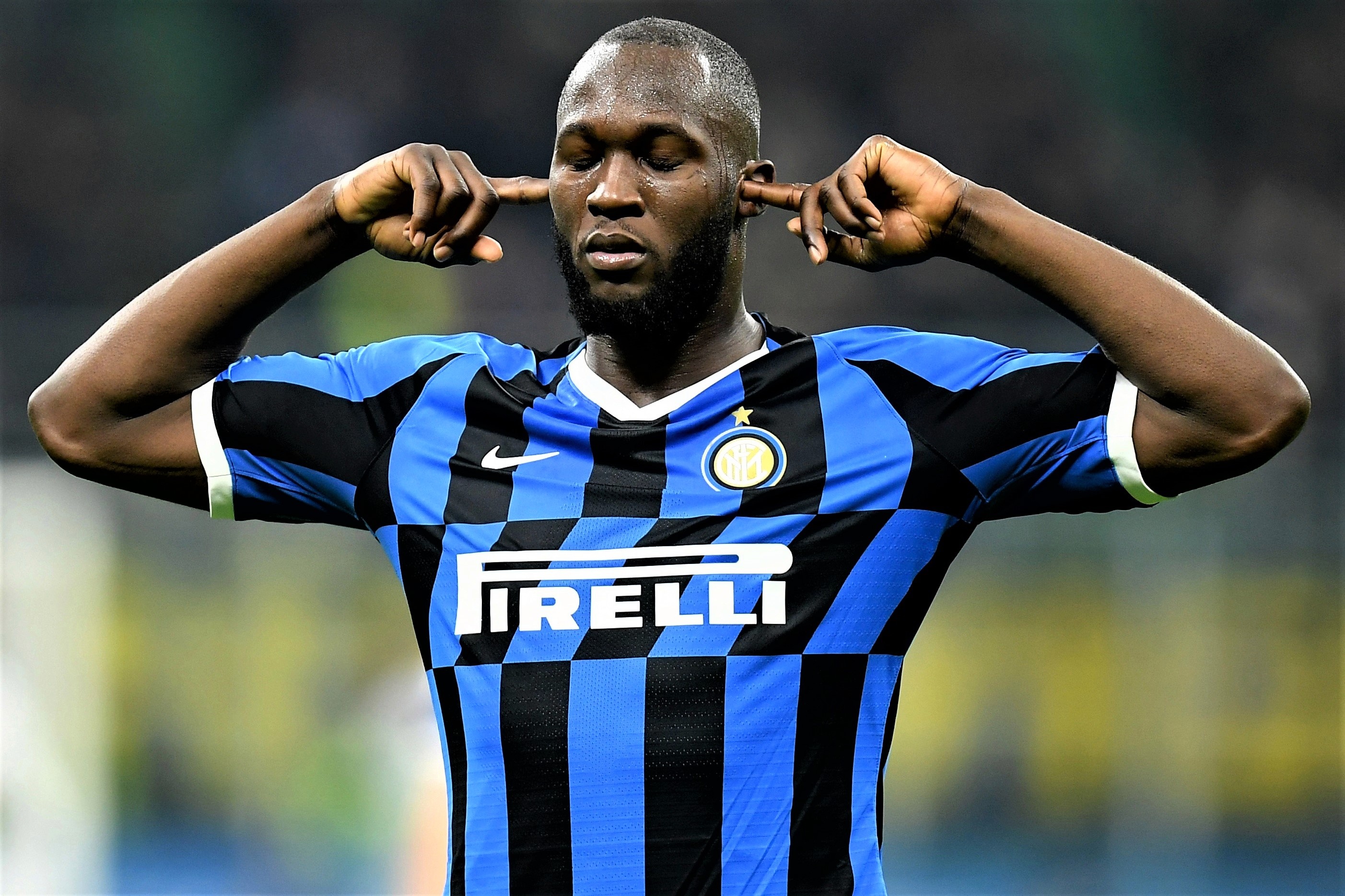 'Lukaku khoac ao Inter chi vi Dybala khong den Man Utd' hinh anh