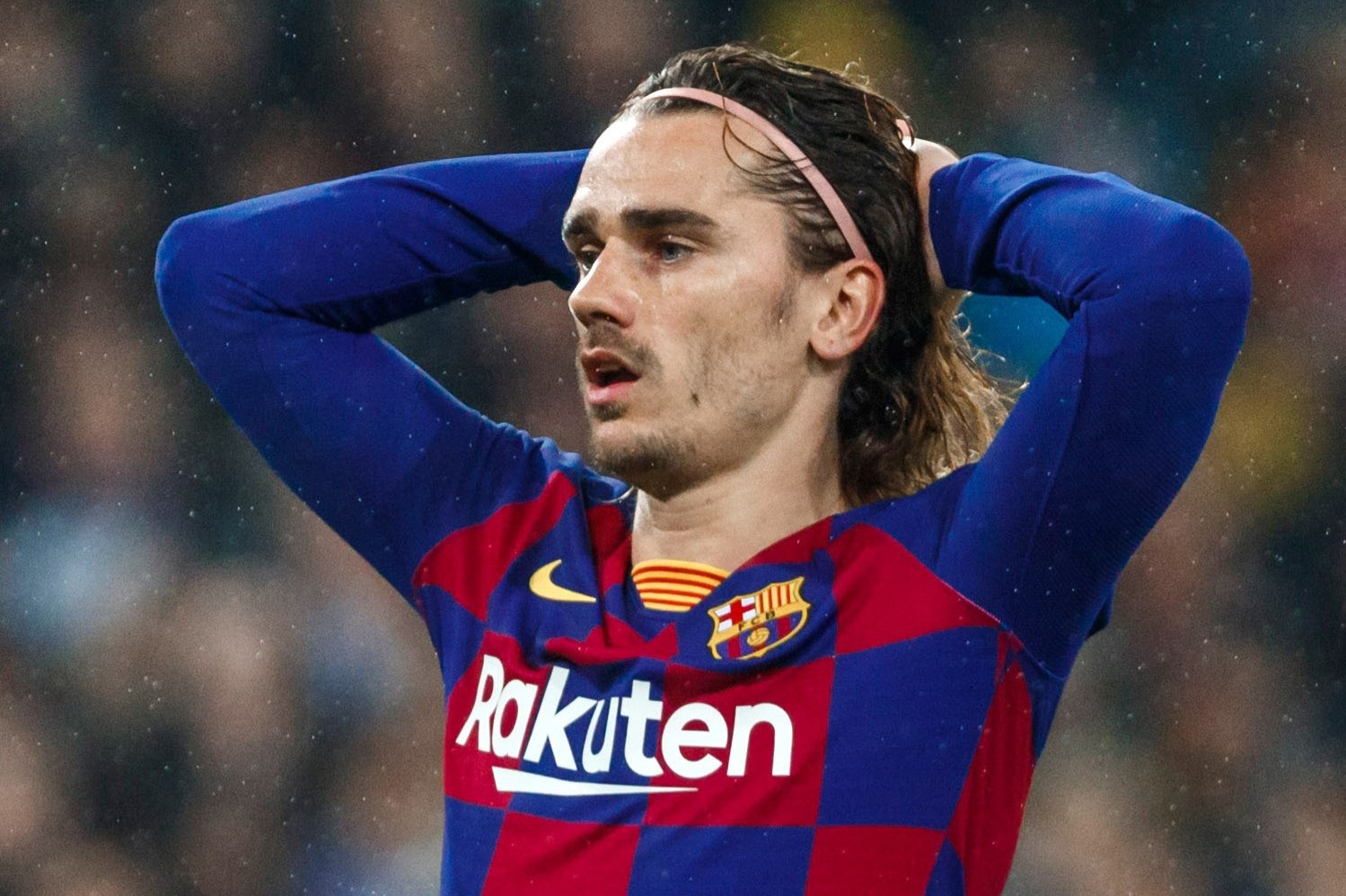 Barca chap nhan ban lo Griezmann sau mot mua hinh anh