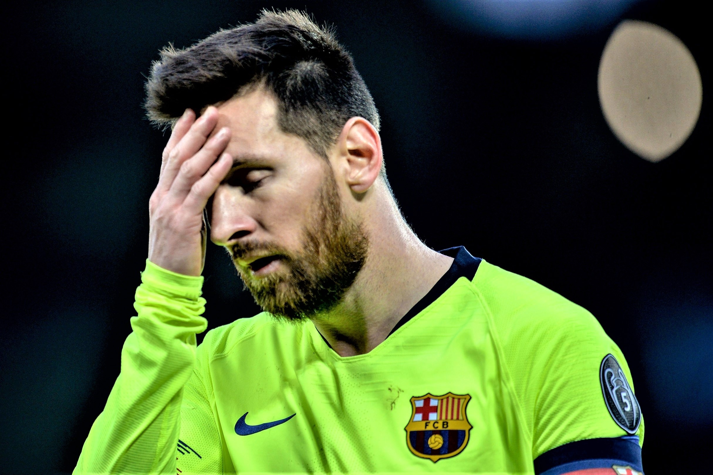 Barca doi mat nguy co lo 100 trieu euro hinh anh