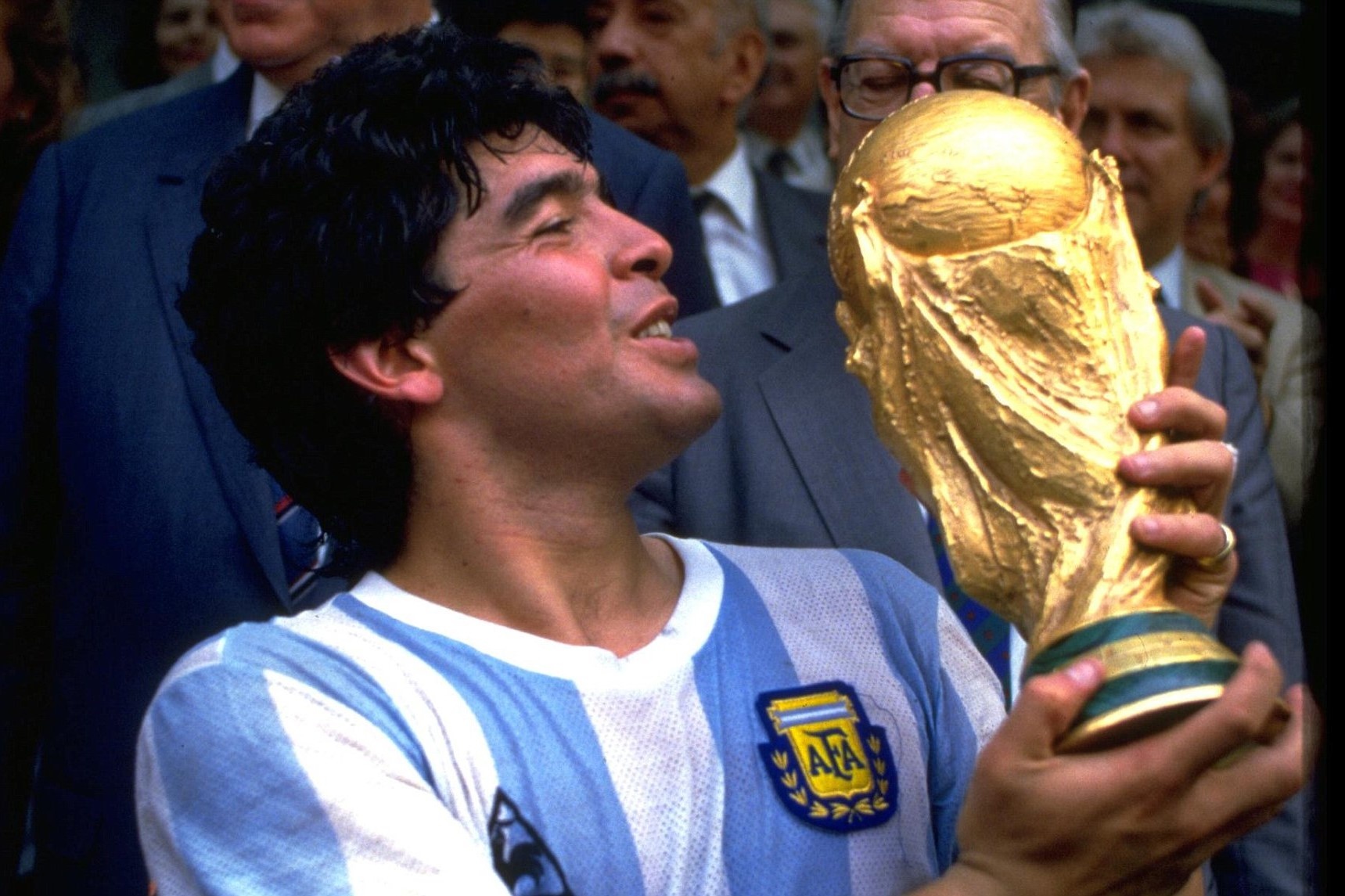 Nhung danh thu co su nghiep gan lien voi ruou va ma tuy hinh anh