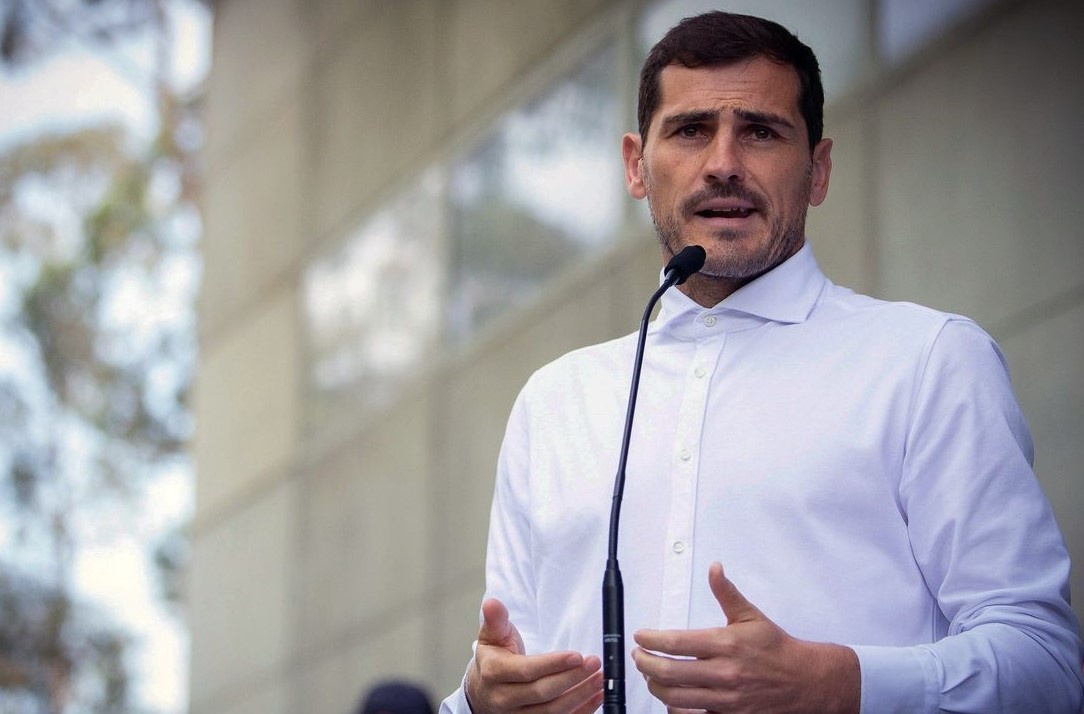 Casillas tranh cu chu tich anh 1