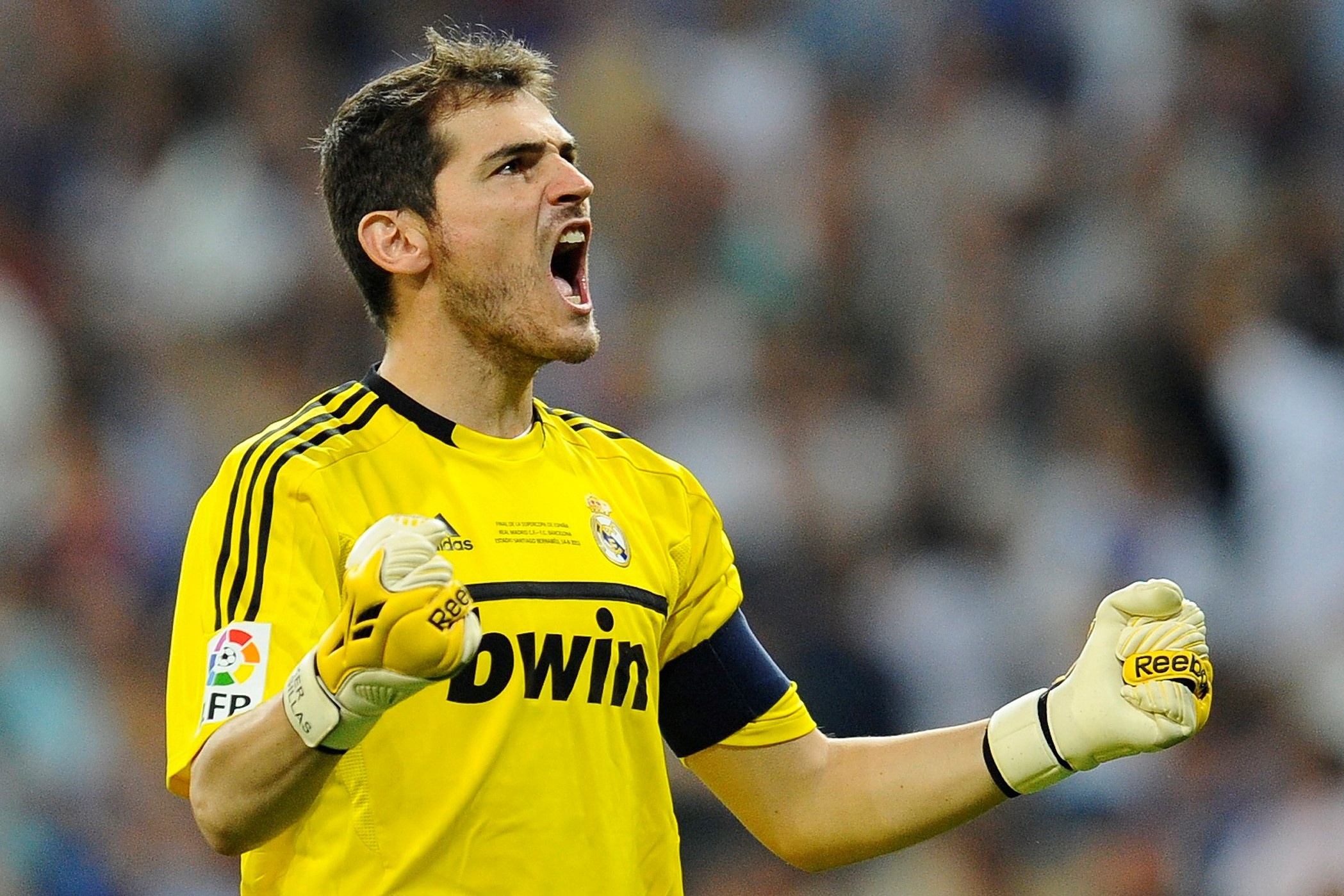 Casillas muon to chuc tran 'El Clasico' giua cac huyen thoai hinh anh