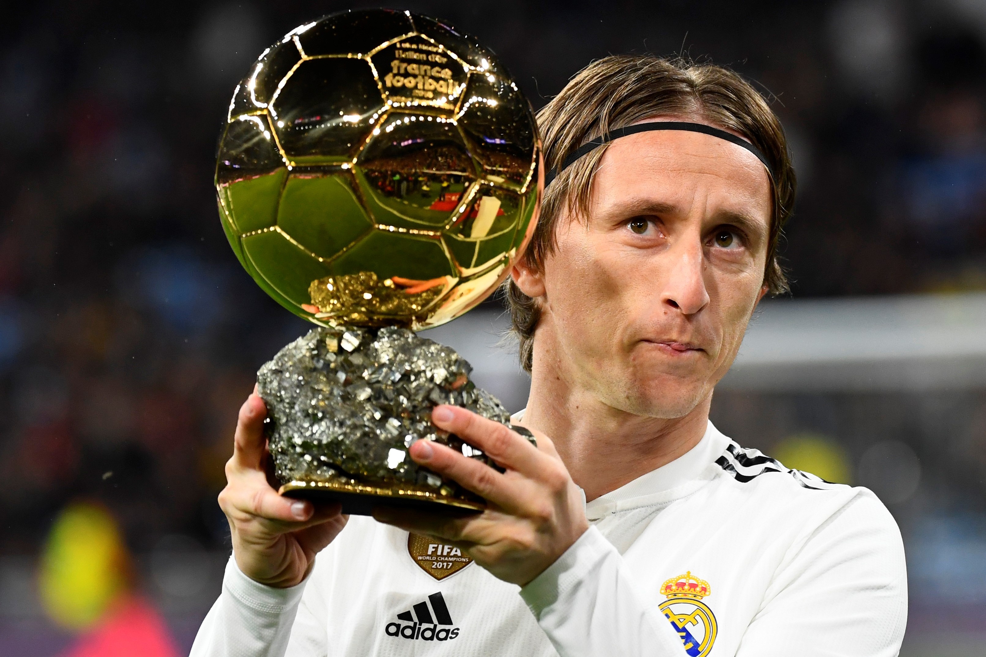 Casillas tranh cu chu tich anh 8