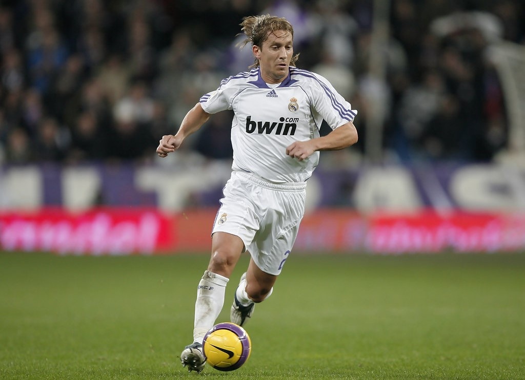 Casillas tranh cu chu tich anh 6