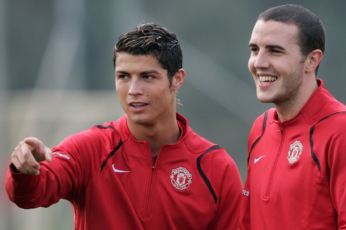John O'Shea can binh oxy de binh tinh sau khi doi dau Ronaldo hinh anh