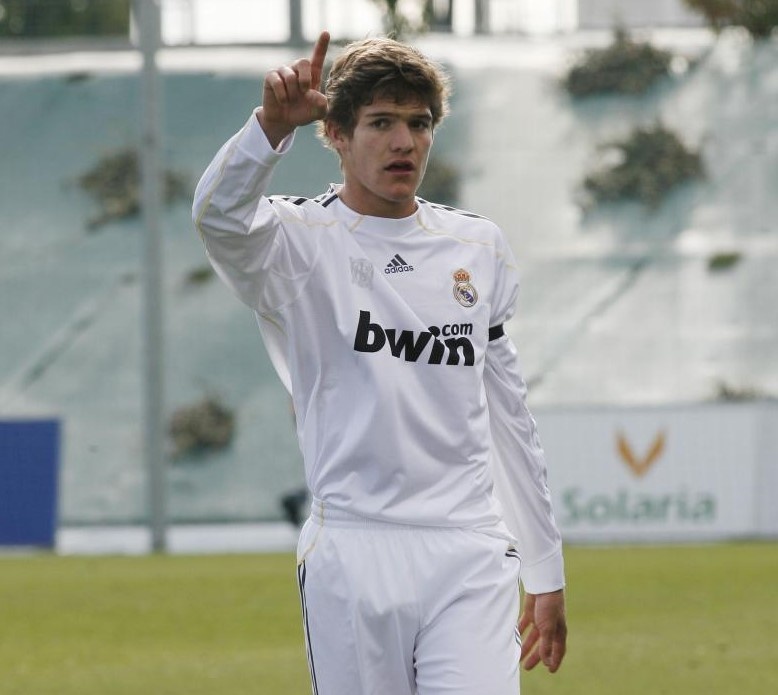 Mata tung da cho Real anh 5