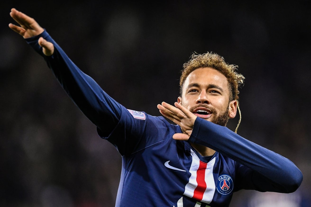 PSG muon giu chan Neymar bang hop dong 5 nam hinh anh