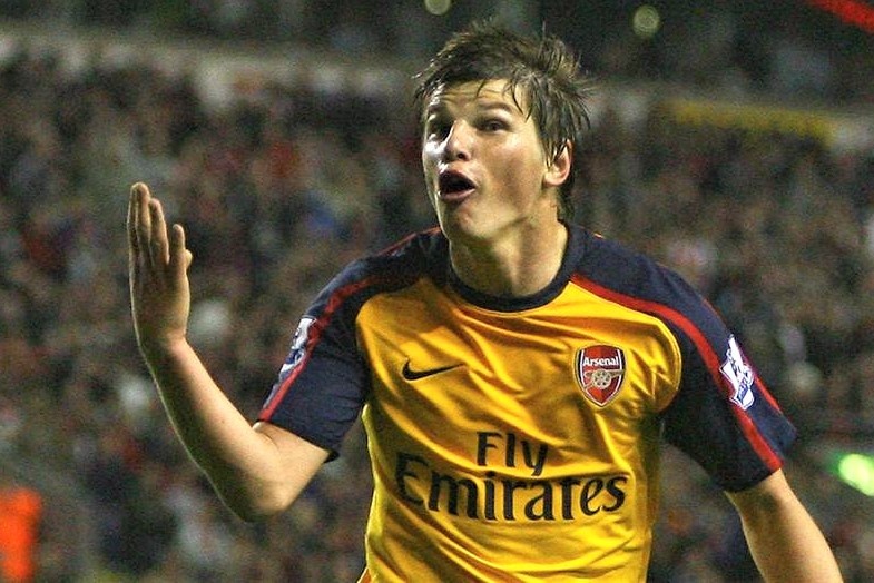 Arshavin lap poker vao luoi Liverpool nam 2009 hinh anh