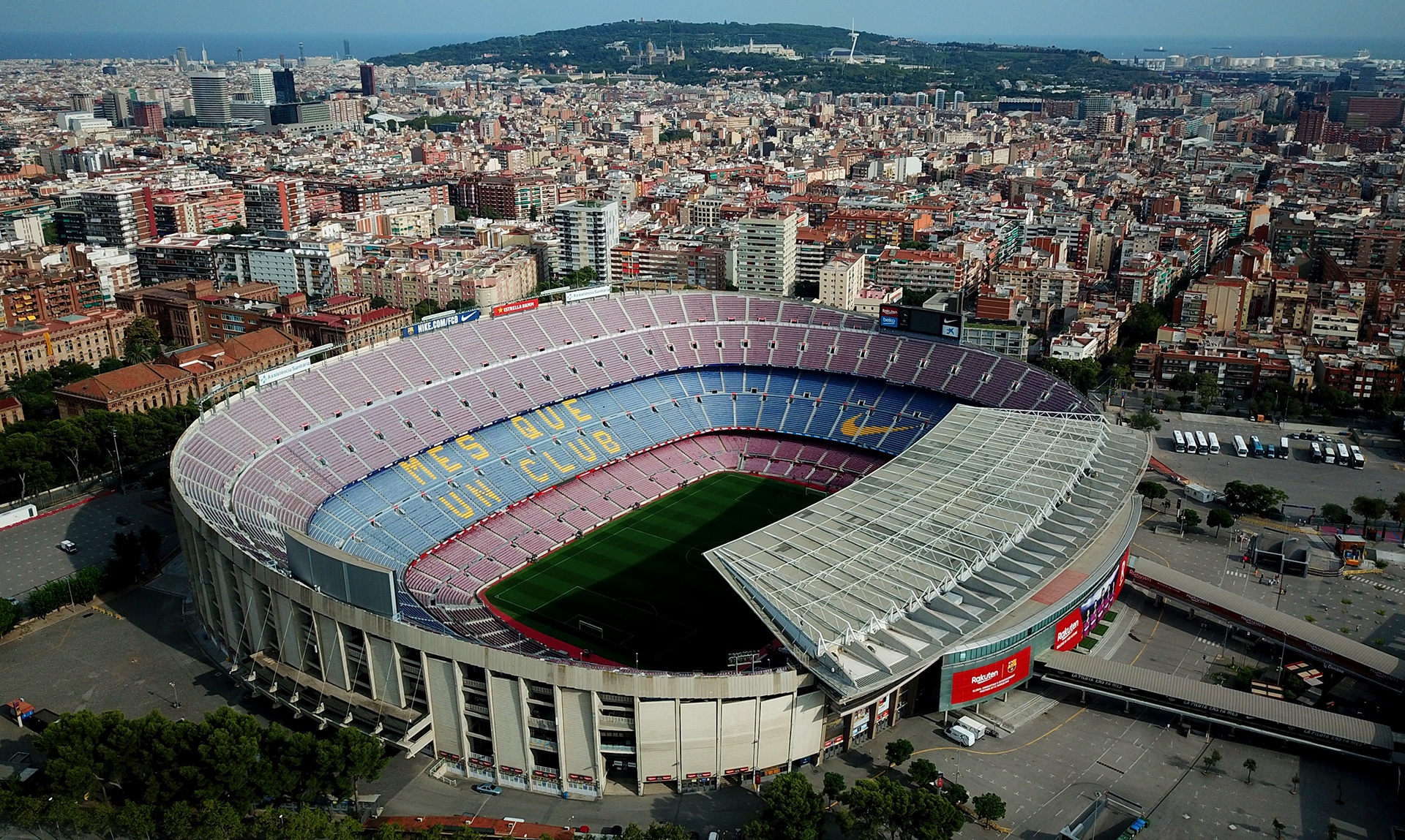 Barca ban ten san anh 1