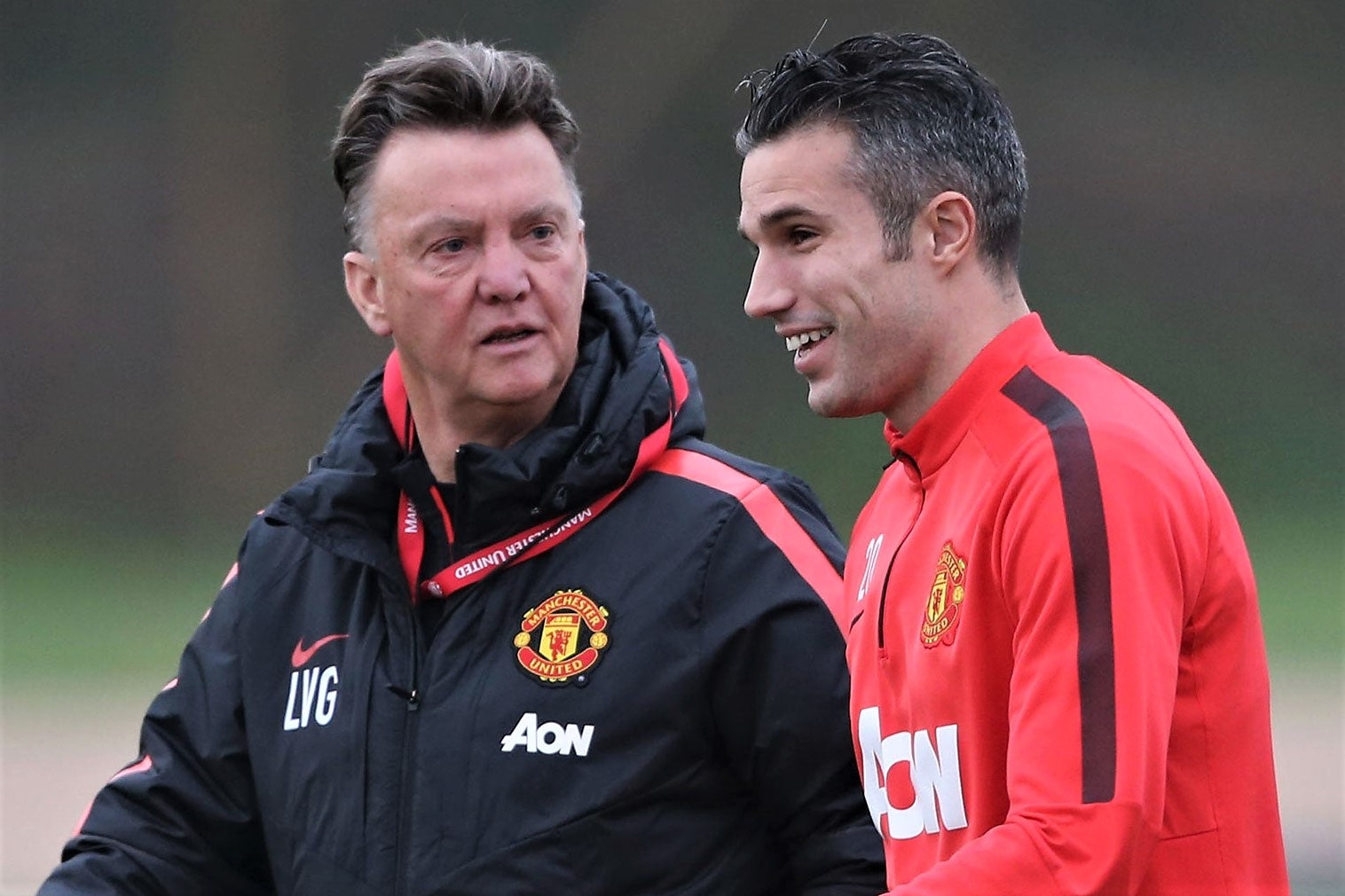 Van Persie tiet lo chuyen bi Van Gaal thang tay loai khoi MU hinh anh