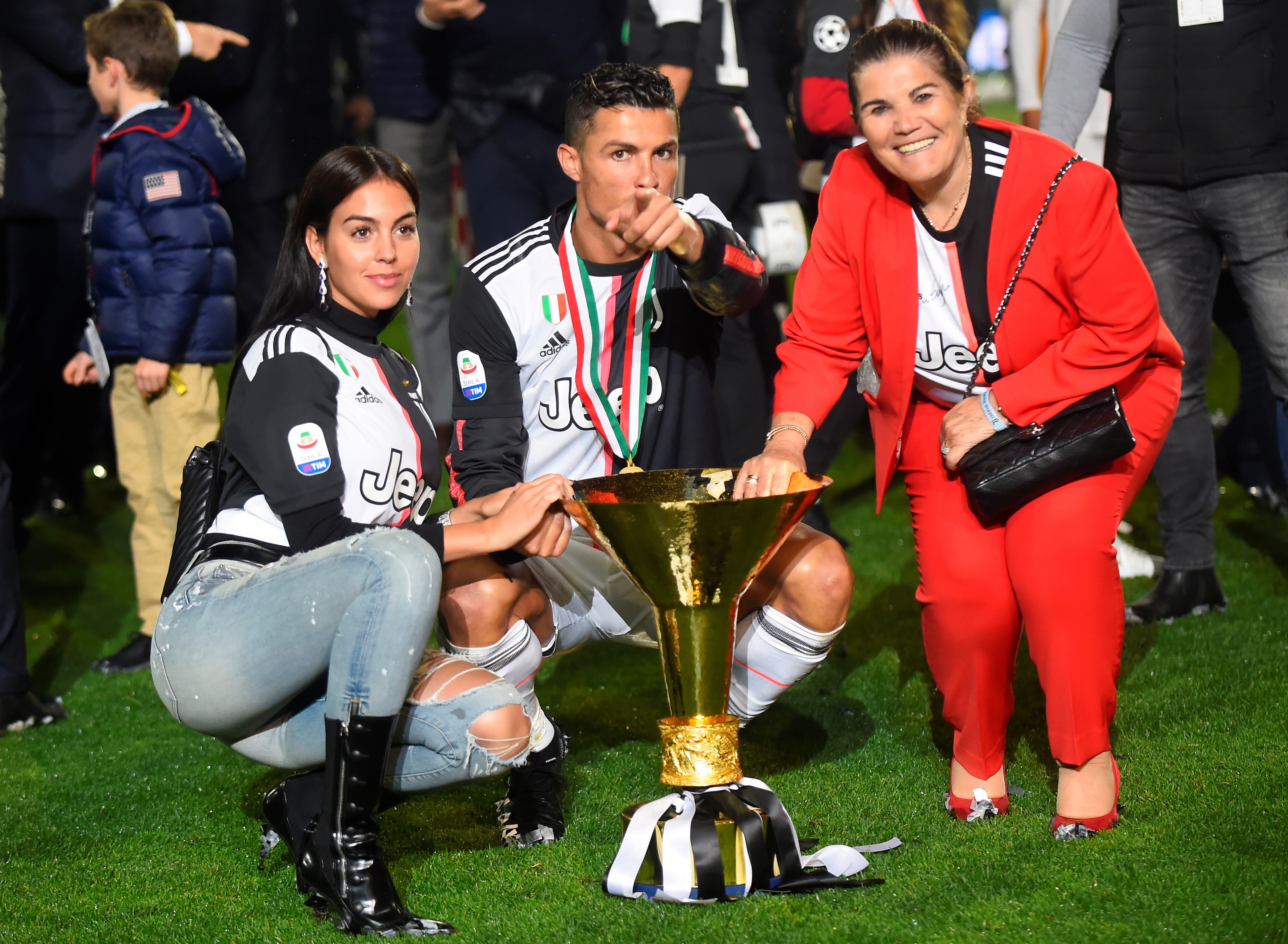 Ronaldo gia han hop dong anh 8