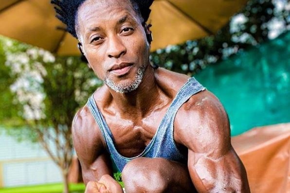 Bi quyet de cuu sao Bayern so huu co bap ran chac o tuoi 45 hinh anh