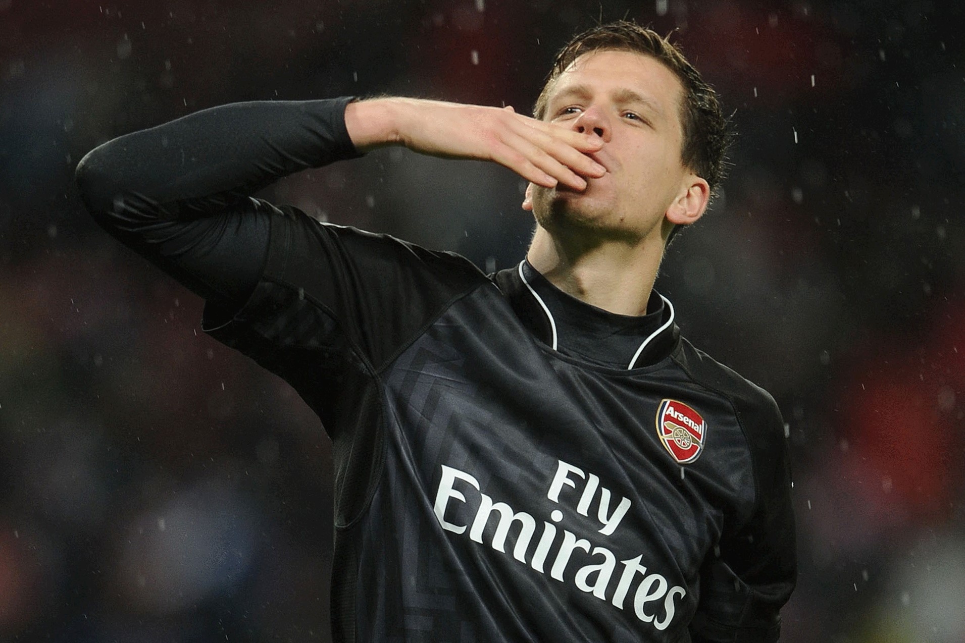 Szczesny mat ca su nghiep o Arsenal vi mot dieu thuoc hinh anh