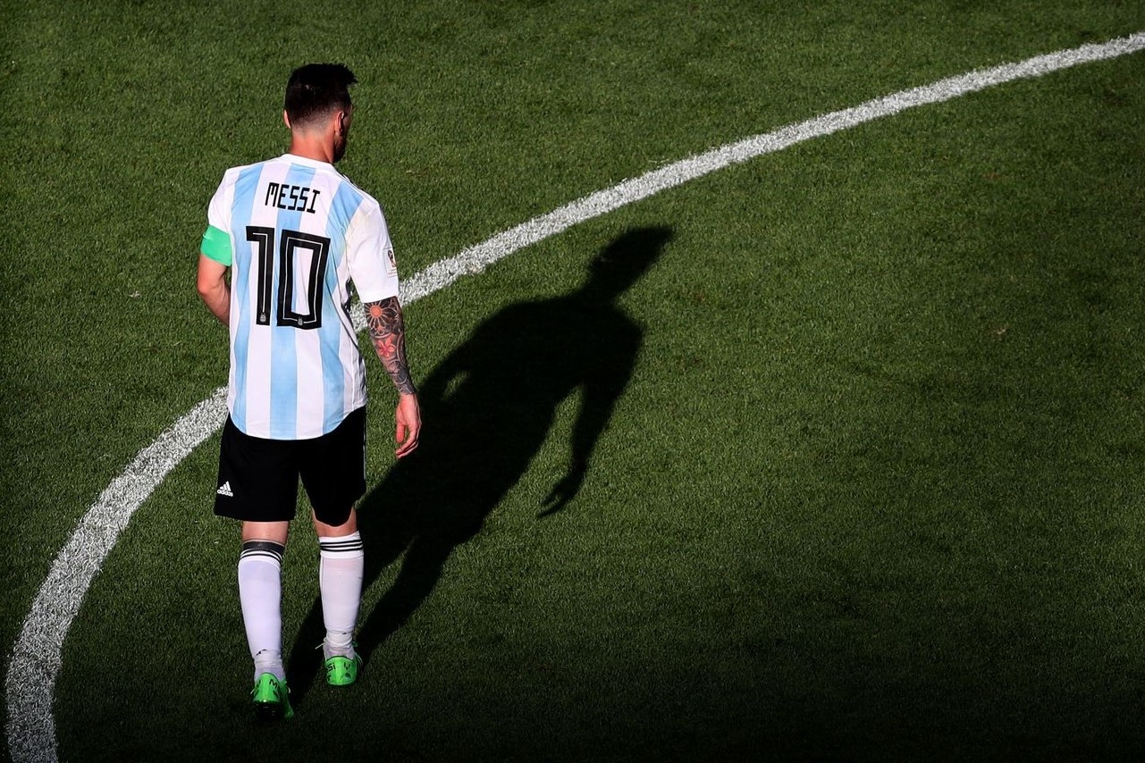 Messi va Maradona anh 1