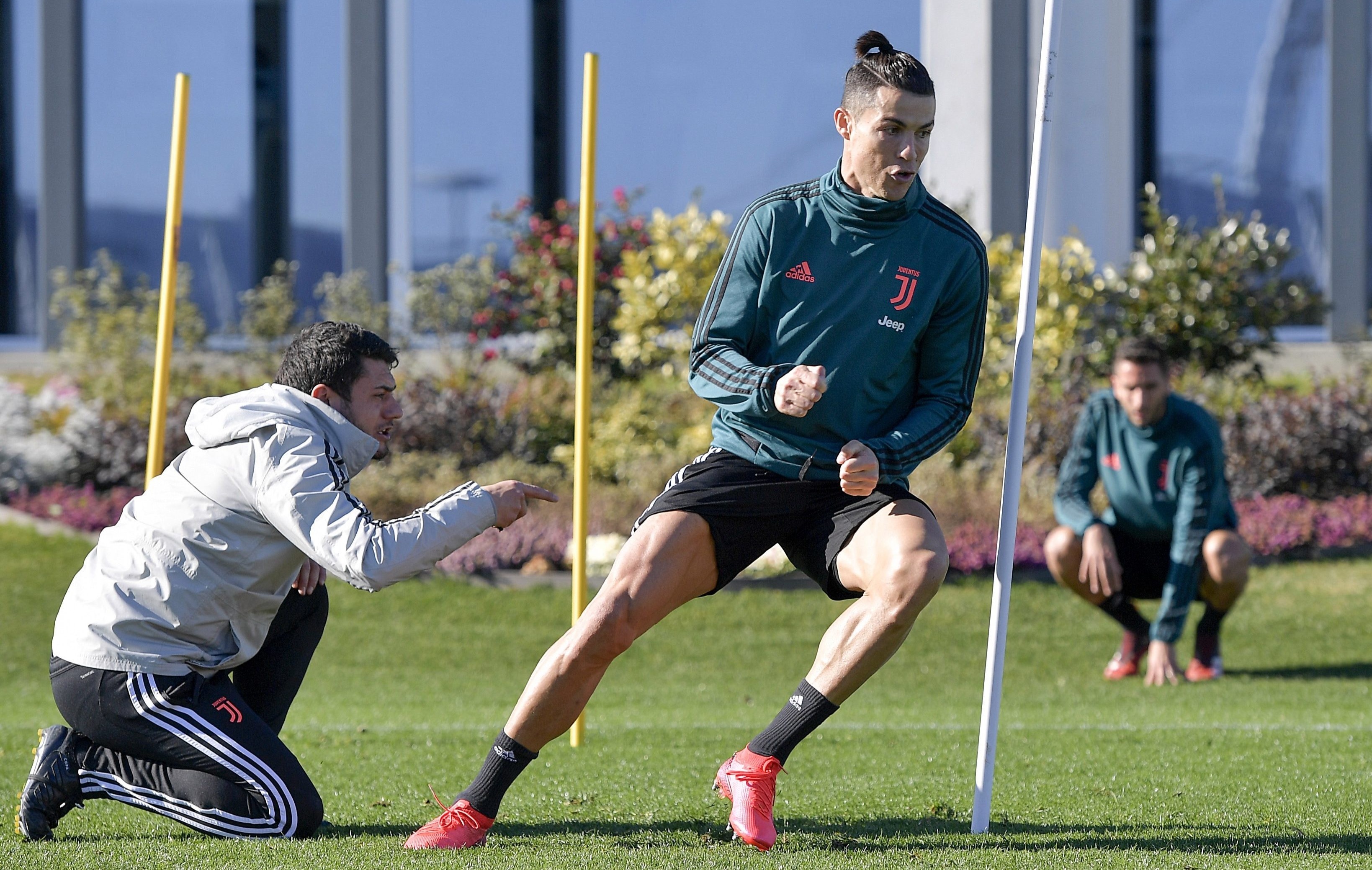 Ronaldo tro ve Italy anh 1