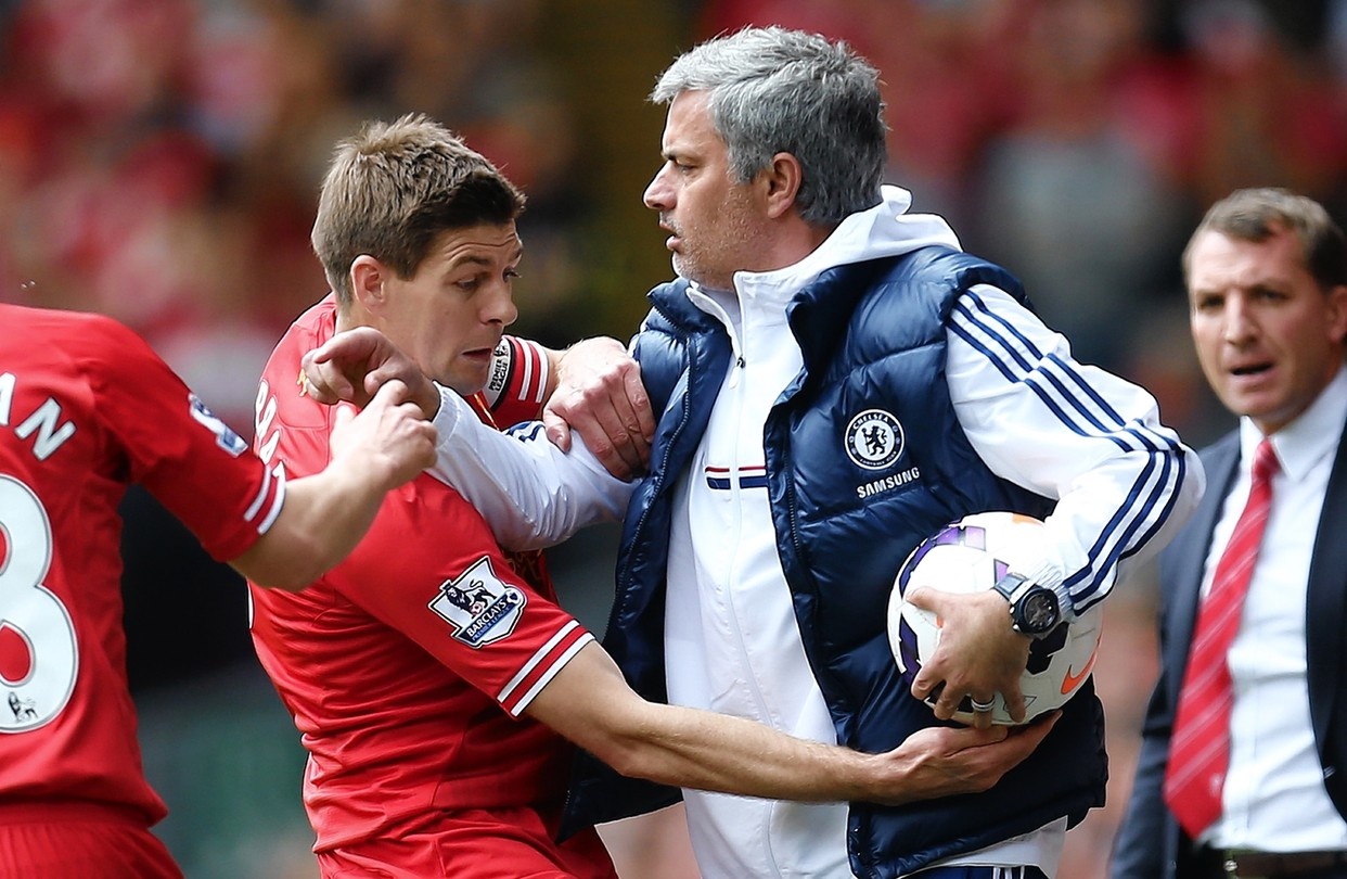 Gerrard trượt chân ảnh 1 Gerrard truot chan anh 1