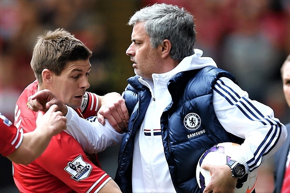 Liverpool mat danh hieu 6 nam truoc vi chieu gay uc che cua Mourinho hinh anh