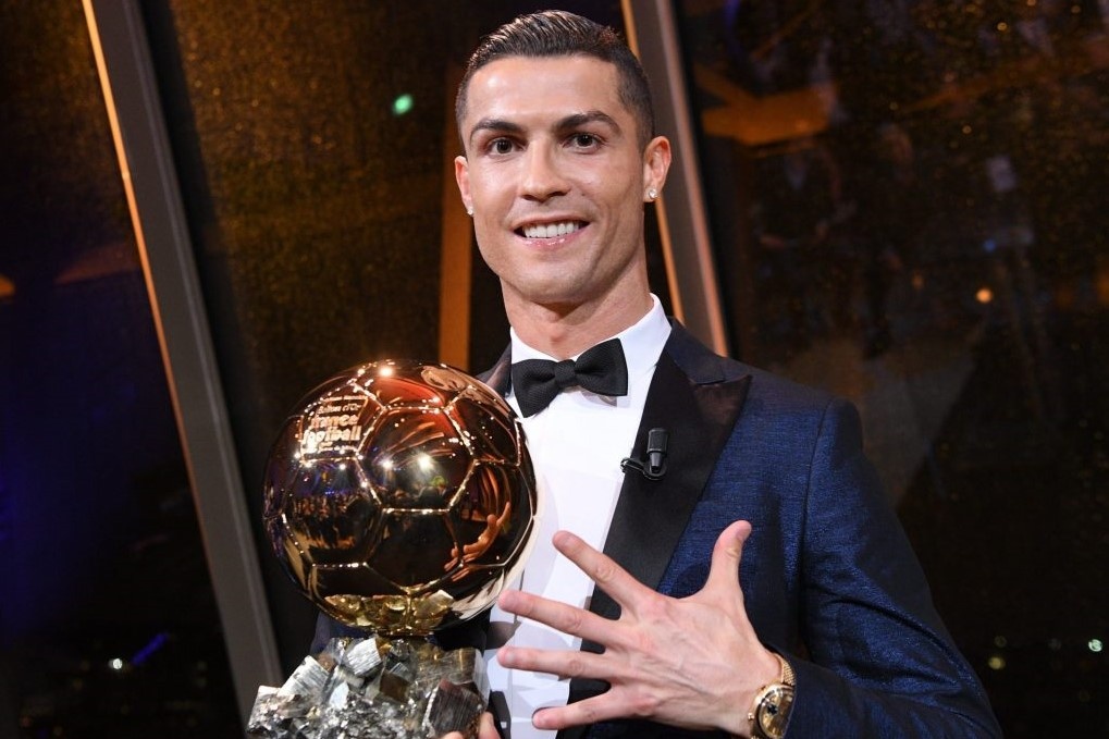 Ronaldo so huu khoi tai san tri gia gan nua ty USD hinh anh