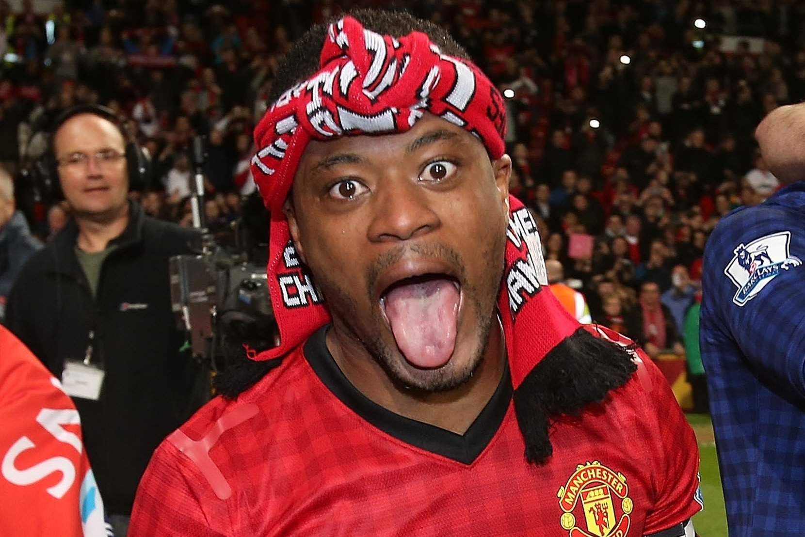 Patrice Evra tung phai xin an de song qua ngay hinh anh