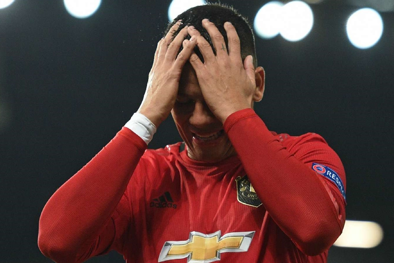 Sao MU nhan loi canh cao vi tu tap danh bai hinh anh