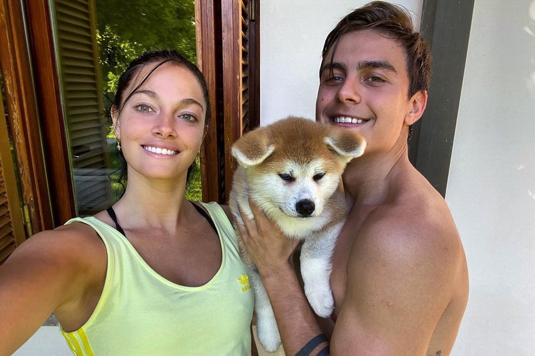 Dybala thua nhan nho bong da va dong doi hinh anh